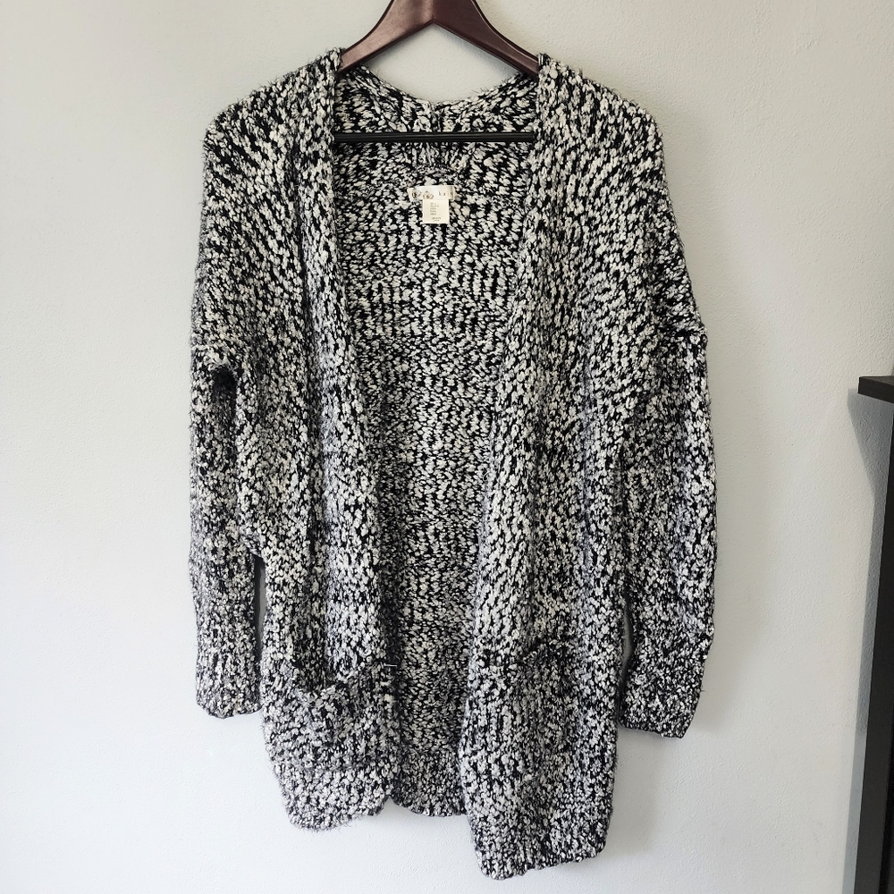 Kaisely marled black white grey fuzzy knit open cardigan sweater size large